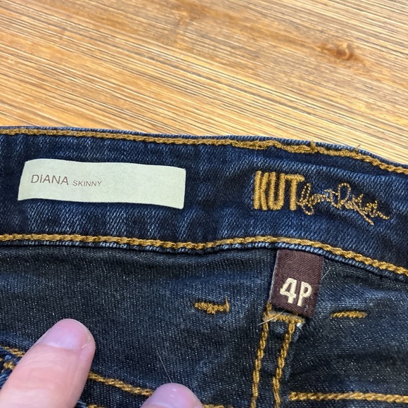 Kut from the Kloth size 4P dark denim Diana skinny jean with stretch - Picture 2 of 3